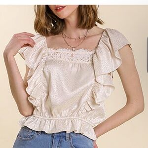 Umgee Satin Animal Print Jacquard Lace Neck Back Tie Ruffle Top Size Medium NWT